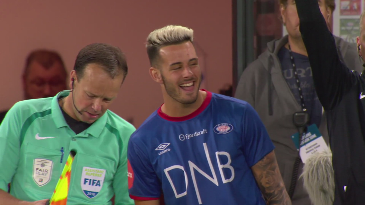 Aron Dønnum viser hvordan det skal gjøres